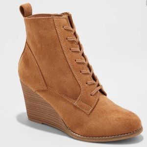 Cora Lace-Up•Cognac Wedge Bootie
